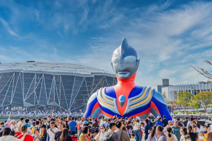 高雄冬日遊樂園3月1日閉幕，超人力霸王跨世代合體說再見，最後驚喜彩蛋，超人飛行，科工館免費看